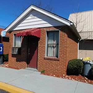 Mounts Motel
